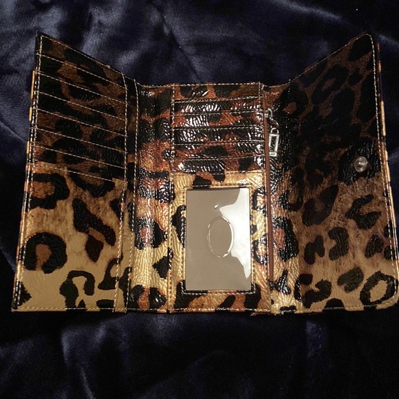 Guess wallet Leopard print - Picture 2 of 3